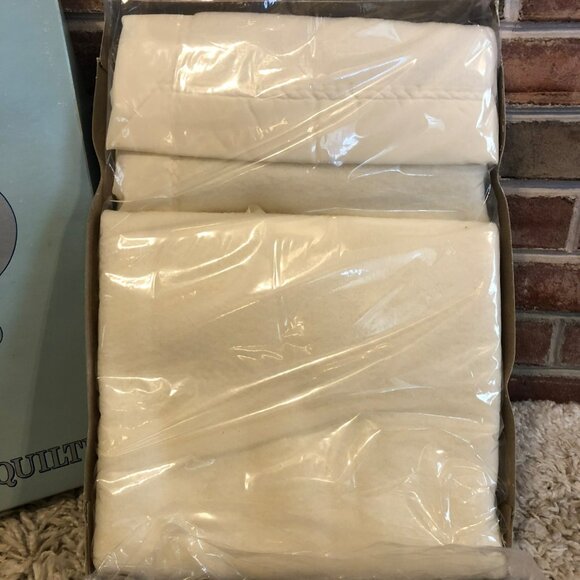 New Quiltex Embroidered Teddy Bear Crib Baby Blanket Eggshell In Original Box - Picture 5 of 7